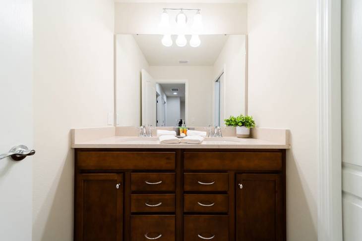 Casa de 5 dormitorios en Windsor Westside – foto 22