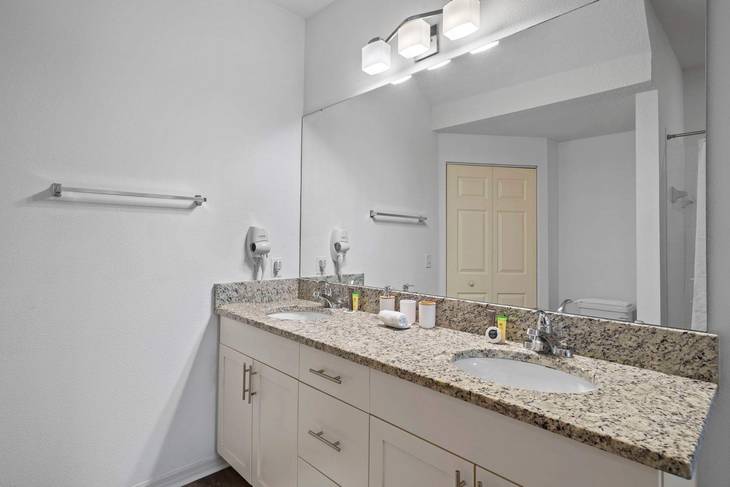 Casa de 3 dormitorios en West Lucaya – foto 15