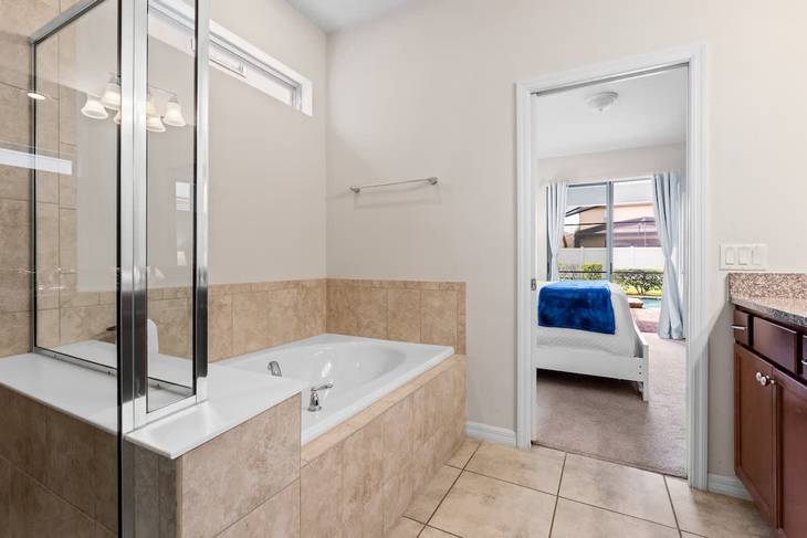 Casa de 5 dormitorios en Windsor Westside – foto 12