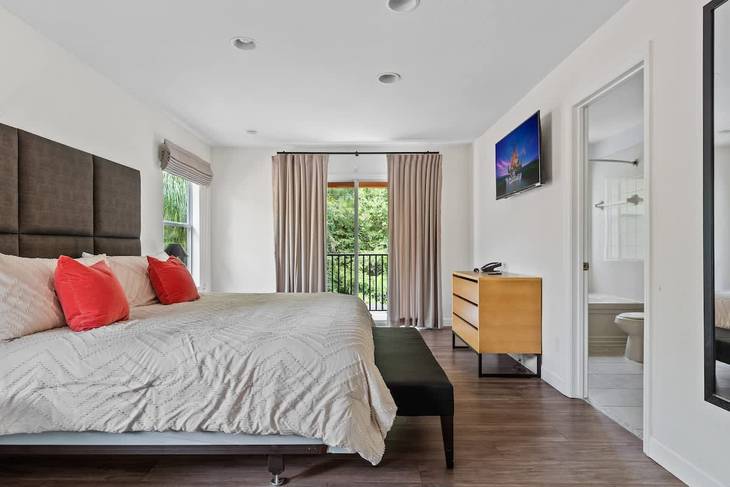 Casa de 4 dormitorios en Regal Oaks – foto 4