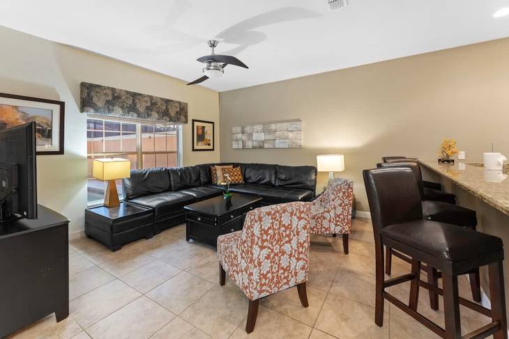 Casa de 4 dormitorios en Paradise Palms – foto 15