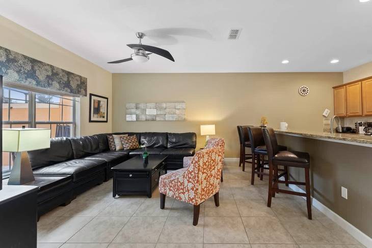 Casa de 4 dormitorios en Paradise Palms – foto 14