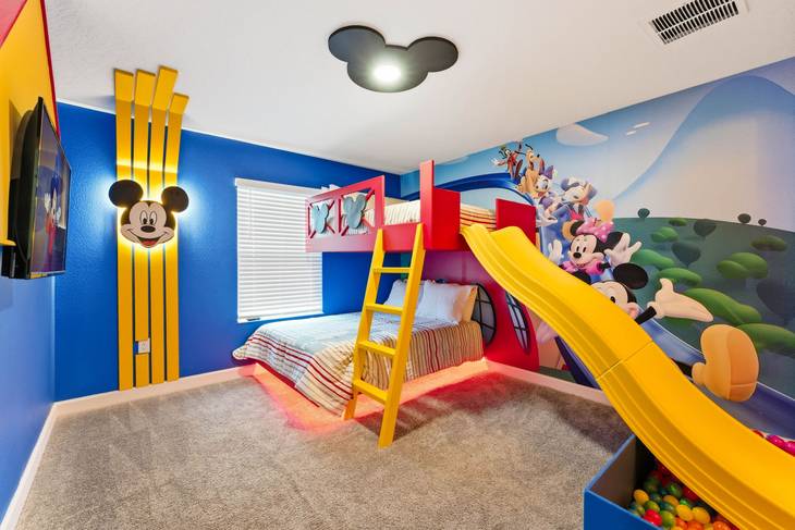 Casa de 4 dormitorios en Champions Gate – foto 1